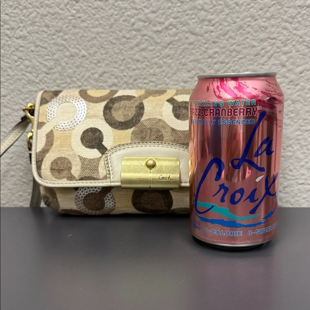 Y2K Coach Kristin Opt Art Brown Multicolor Patterned Wristlet Sequined Clutch
